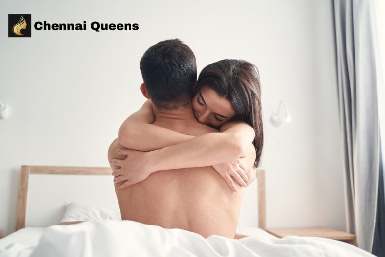 Hauts positions sexuelles pour l’intimité tout en la portant dans vos bras