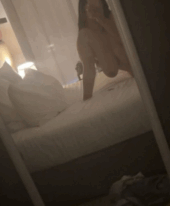 Brunette.deplace