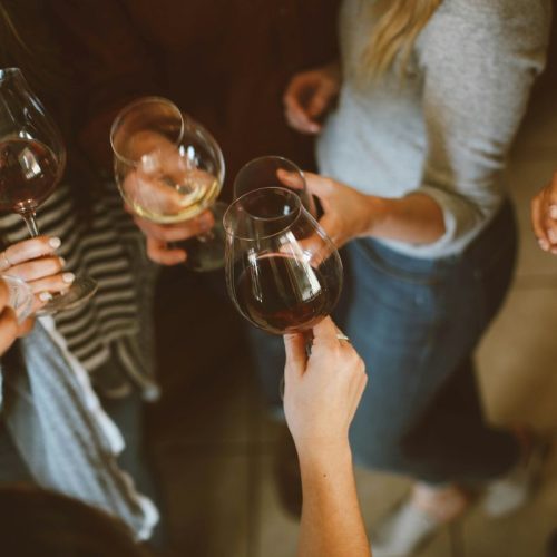 Laissez-nous vous accompagner en toute confiance – escortes lors d&rsquo;événements de réseautage